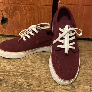 Nike SB Janoski tennis shoes sz 7 like new